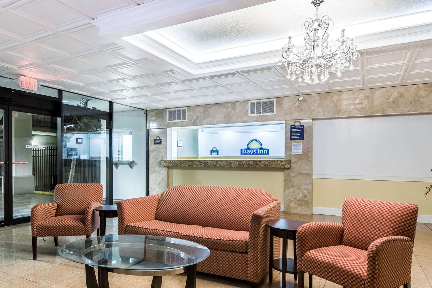 Days Inn By Wyndham St. Petersburg / Tampa Bay Area Pinellas Park Bagian luar foto
